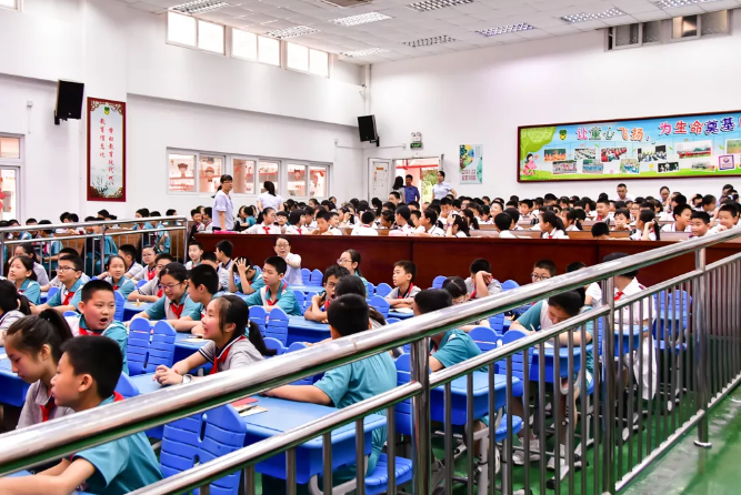 我所合伙人廖京律师应邀为东莞朝天实验小学讲授“宪法教育大课堂”(图8)