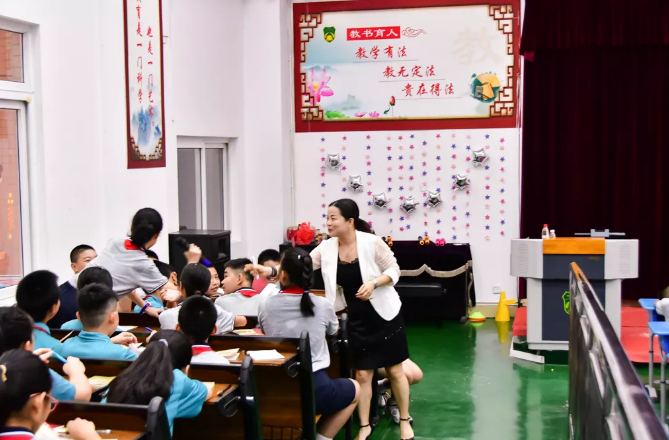 我所合伙人廖京律师应邀为东莞朝天实验小学讲授“宪法教育大课堂”(图6)