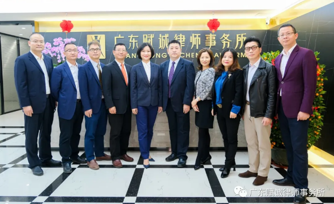 年年岁岁花相似，赋诚年会今不同