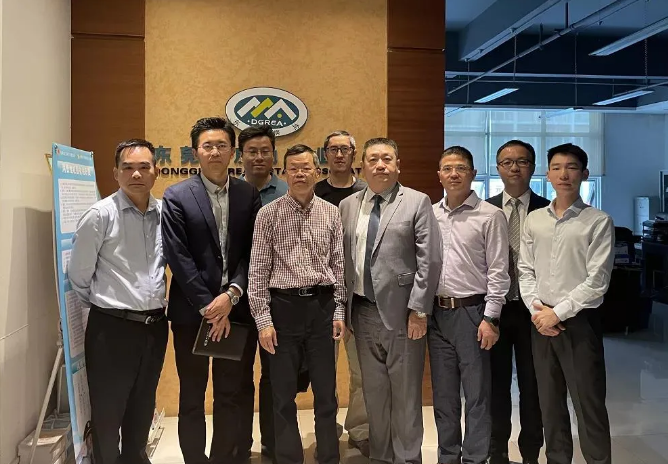 本所合伙人张旭东律师率队走访市房地产业协会(图1)