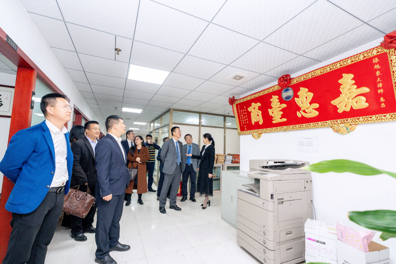 迎宾会友论短板,广言纳谏共前进——赋诚律师所承办东莞市律协第五期律所管理“月月谈”活动(图3) 迎宾会友论短板,广言纳谏共前进——赋诚律师所承办东莞市律协第五期律所管理“月月谈”活动(图3)