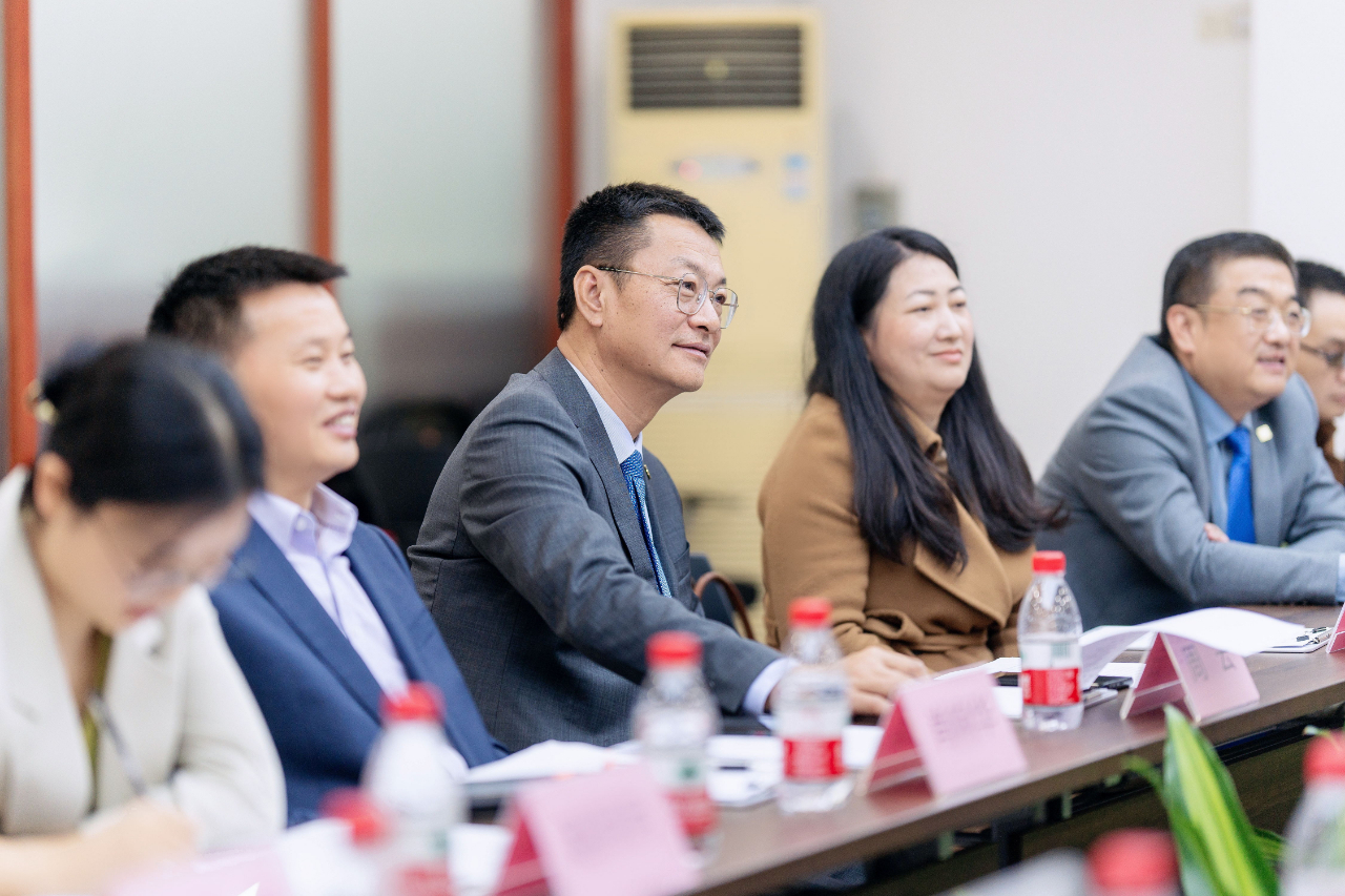 迎宾会友论短板,广言纳谏共前进——赋诚律师所承办东莞市律协第五期律所管理“月月谈”活动(图7) 迎宾会友论短板,广言纳谏共前进——赋诚律师所承办东莞市律协第五期律所管理“月月谈”活动(图7)